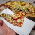 Ile kawałków ma pizza 30 cm w typowej pizzerii?