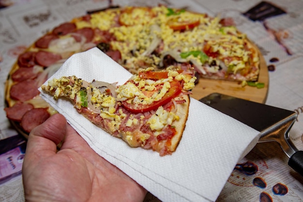 Ile kawałków ma pizza 30 cm w typowej pizzerii?
