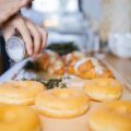 Jak zrobić pączki na tłusty czwartek, by zachwycić domowników?