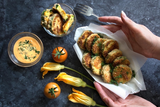 Czym zagęścić kotlety warzywne, by nie rozpadały się podczas smażenia?