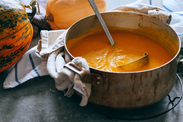 Jak mrozić dynię na zupę, by zachować jej smak?