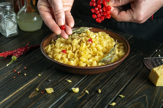 Ravioli jak podawać, by podkreślić ich smak?