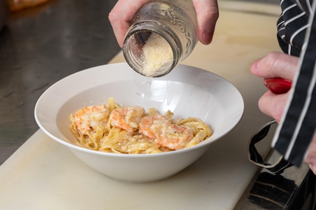 Sos carbonara jak zrobić go we włoskim stylu?