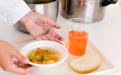 Jak zrobić bulion do zupy, który podkreśli smak domowego obiadu?