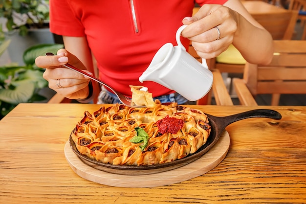 Jak zrobić zapiekany makaron, który zachwyci domowników?