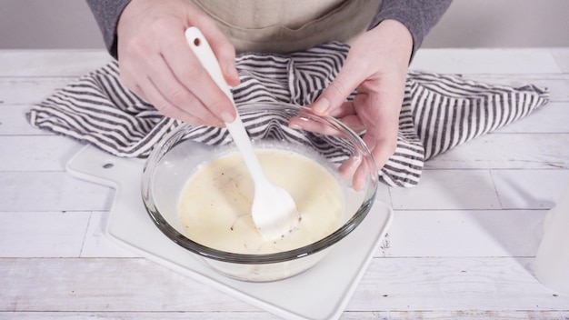 Sos serowo śmietanowy jak zrobić w domowych warunkach?