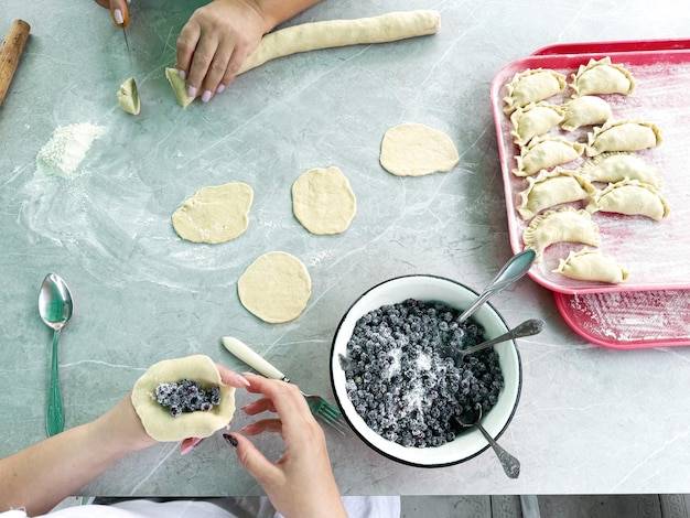 Co zrobić z pozostałego ciasta na pierogi?