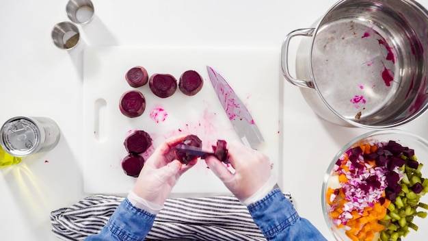 Czym doprawić krem z buraków, żeby wydobyć jego smak?