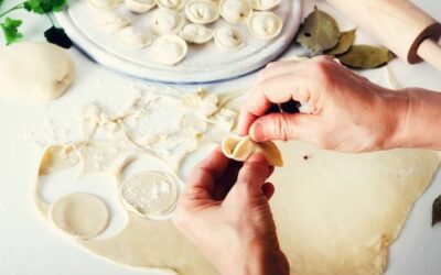 Jak zrobić najlepsze ciasto na pierogi, żeby było delikatne i elastyczne?